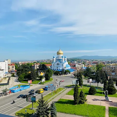 Intourist-Zakarpattia Hotel Uzhhorod Exterior photo